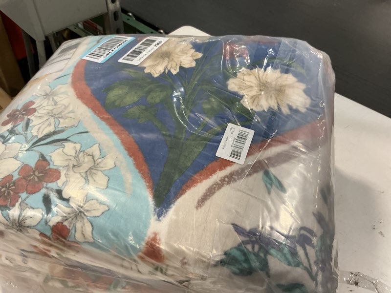 Condition photo showing Good Condition for Bohemian Geometric Floral 8x10 Area Rugs, Machine Washable, Low Pile Soft Carpet, Non-Slip for Living Room, Bedroom, Dining Room, Farmhouse, Kids Playroom, Office | Beige Beige 8' x 10' (Rectangular)