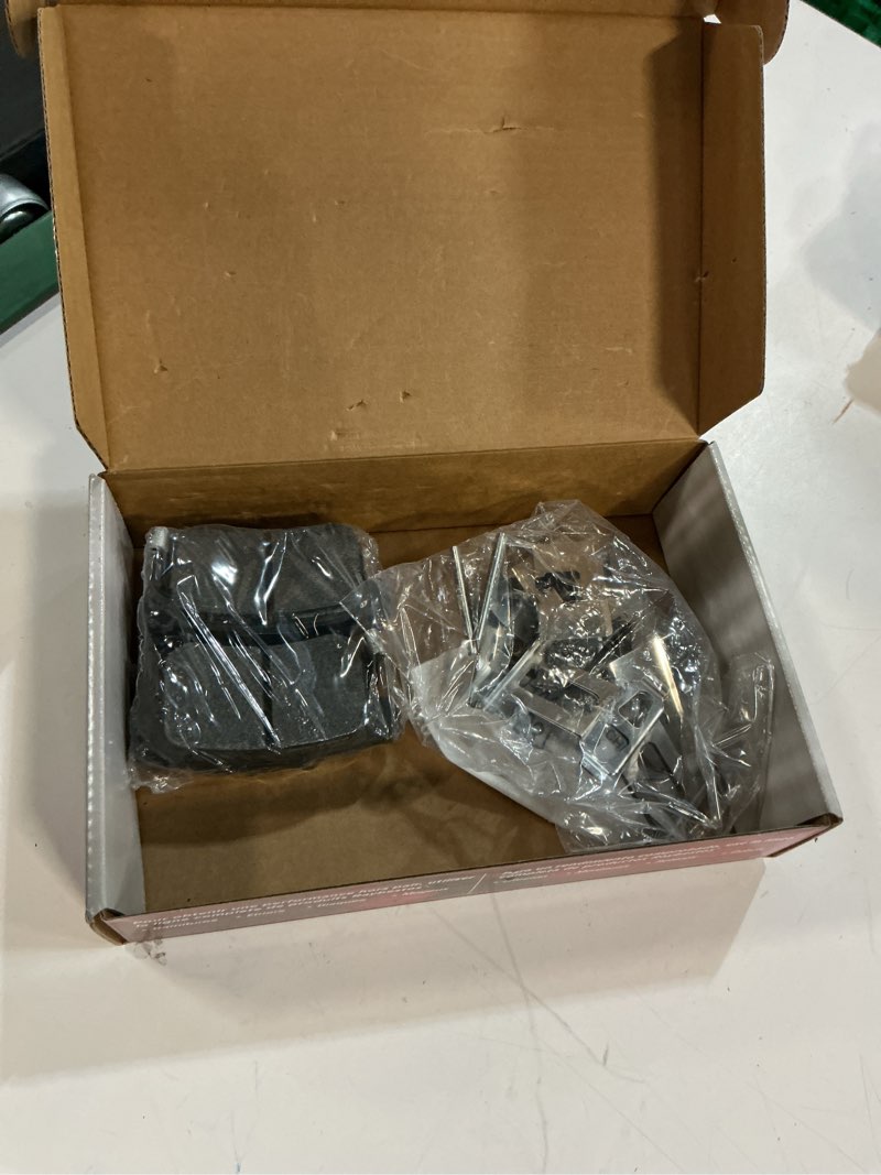 Condition photo showing New/Like New for raybestos mgd465ach reliant brake pad set