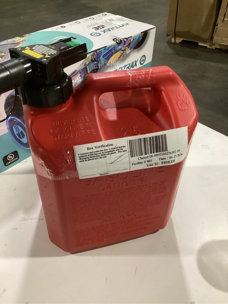 Condition photo showing Good Condition for 2.5 gal. gasoline can with fmd