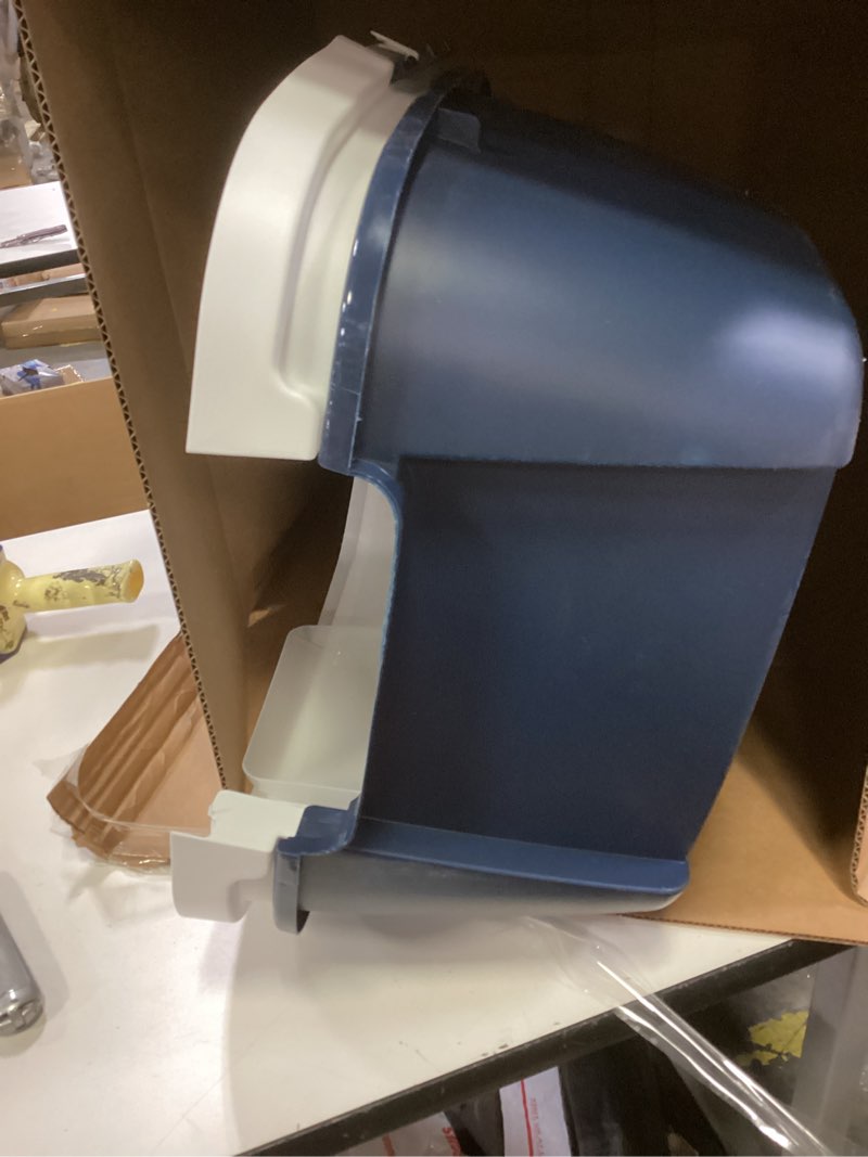 Condition photo showing Good Condition for iris usa cat litter box, large enclosure with front door flap and scoop, covered box with handle and buckles for portability and privacy, navy/white
