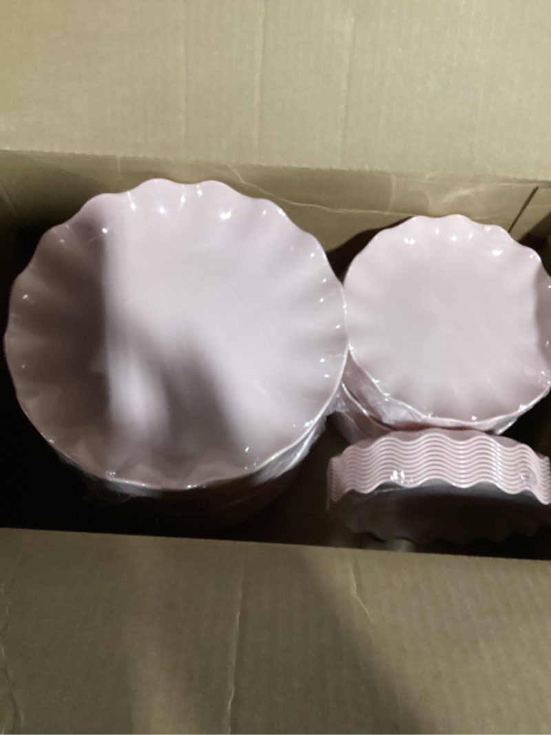 Condition photo showing Good Condition for LIYH 50 Pcs Pink Plastic Plates Reusable - Durable and Dishwasher Safe Baby Shower Plates Wavy Daisy Plastic Flower Plate for Party Wedding Birthday Picnics BPA Free (25Guests) 50(25 Guests) Pink