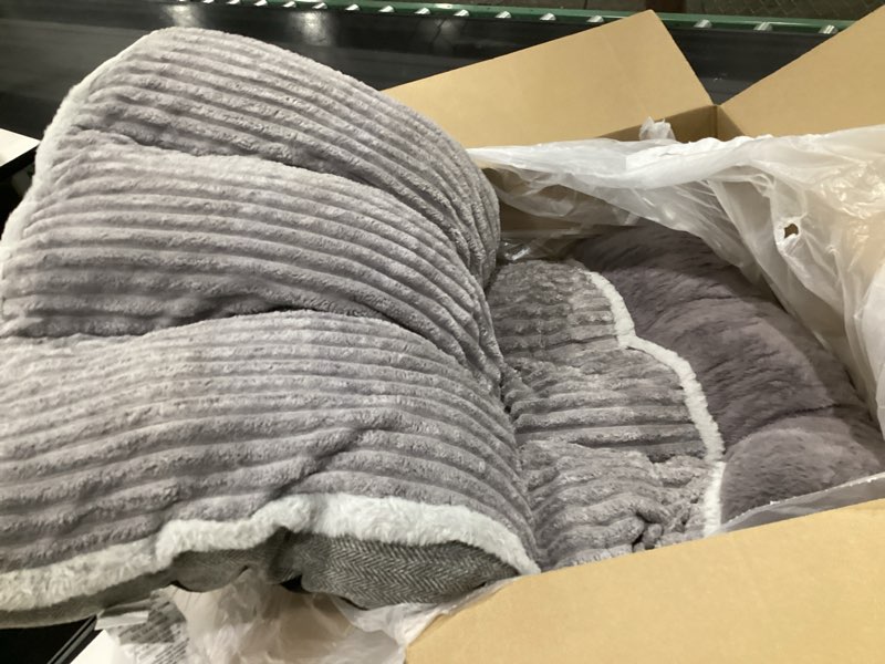 Condition photo showing Good Condition for (USED) WINDRACING Large Dog Bed with Pillow for Crate Kennel, Sofa Dog Bed, Super Soft pet Bed for Medium, Jumbo, Furniture 40\"L x 28\"W x 3.5\"Th Grey