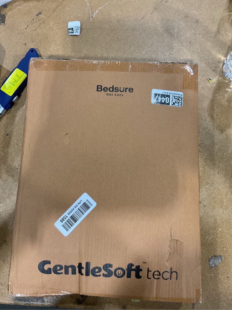 Condition photo showing New/Like New for bedsure gentlesoft 100% cotton blanket queen size for bed - cooling breathable and lightweight, soft cozy textured herringbone woven summer blanket for home decor, linen beige, 90x90 inches 01 - linen beige queen