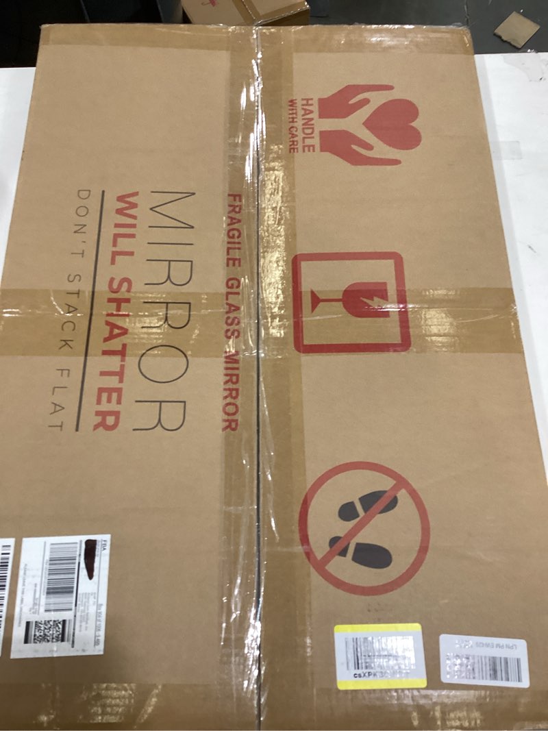 Condition photo showing New/Like New for Mirror