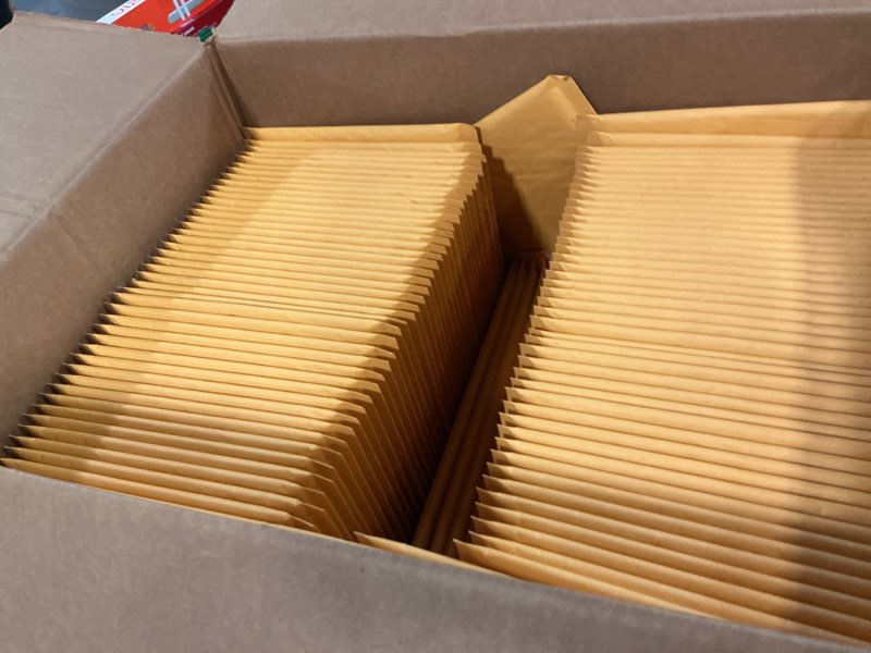 Condition photo showing Good Condition for amazon basics kraft padded bubble mailers with bubble wrap protection, self-seal, strong adhesive for shipping, 8.5" x 14" (internal size - 8.25" x 13.75"), brown, 100-pack 100 pack 8.5" x 14"