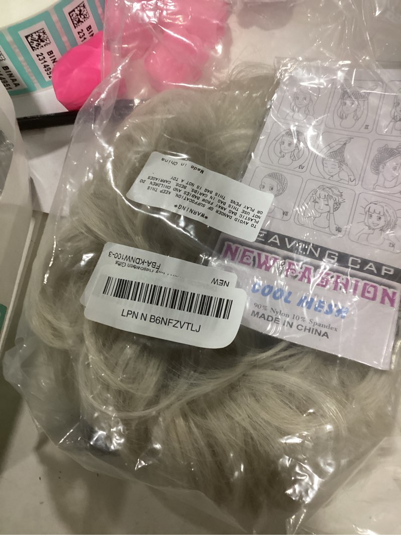 Condition photo showing New/Like New for GNIMEGIL Short Platinum Blonde White Curly Wig Natural Hairstyles Layered Hair Synthetic Old Lady Costume Party Wigs for Women Mommy Halloween Granny Blanche Wig