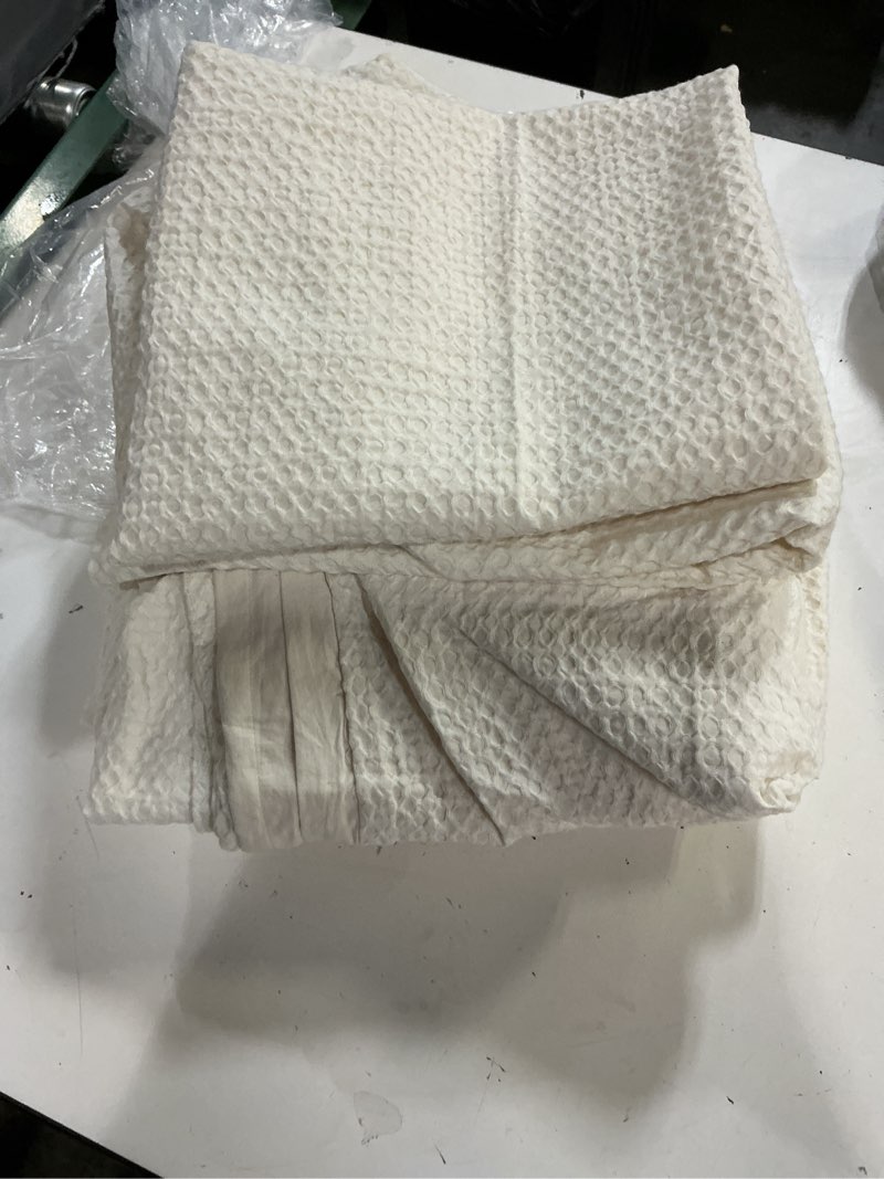 Condition photo showing Good Condition for quince organic luxe honeycomb duvet cover set king size 