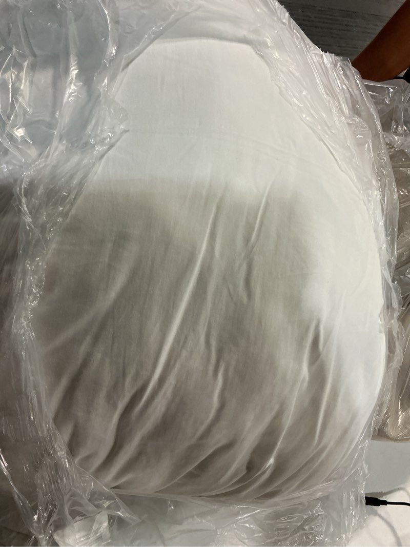 Condition photo showing Good Condition for premium down alternative pillow, standard, medium