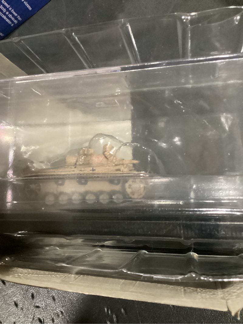 Condition photo showing Good Condition for dragon armor | 1:72 scale military diecast | pz.kpfw.iii ausf.n dak s.pz.abt.501 tunisia 1942/43