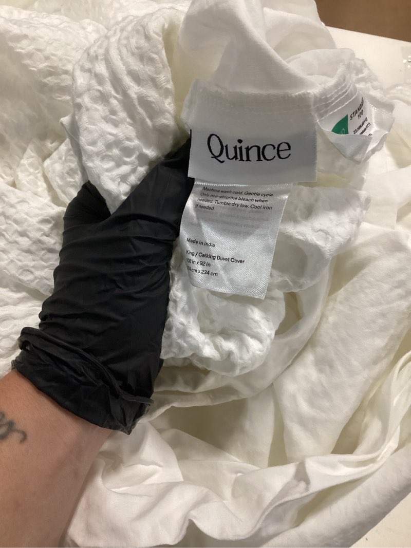 Condition photo showing Good Condition for organic luxe honeycomb duvet cover set, king/cal king, white