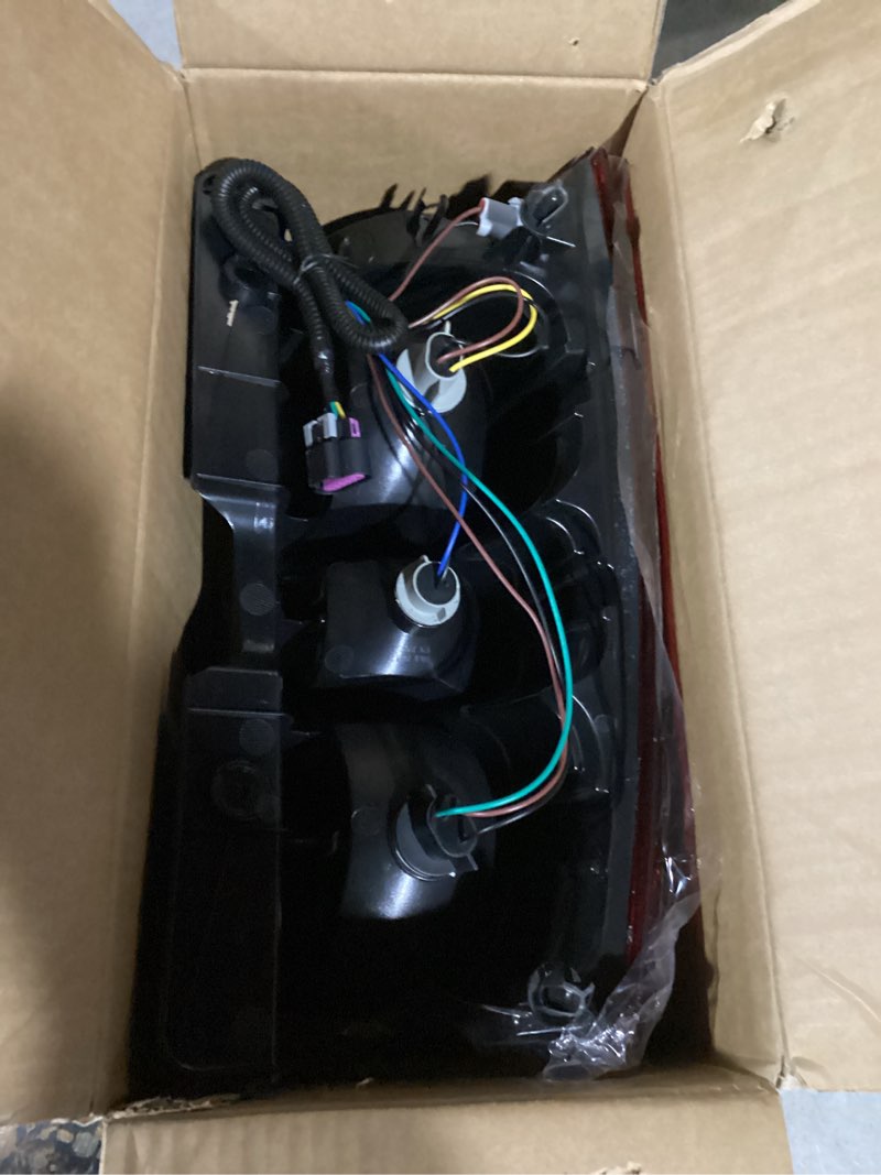 Condition photo showing Good Condition for Boine Right Passenger Side Tail Light Compatible With 2007-2014 Chevy Tahoe Suburban 1500 2500 Rear Light Housing Brake Lamps Replaces GM2801196 (Right Passenger Side)