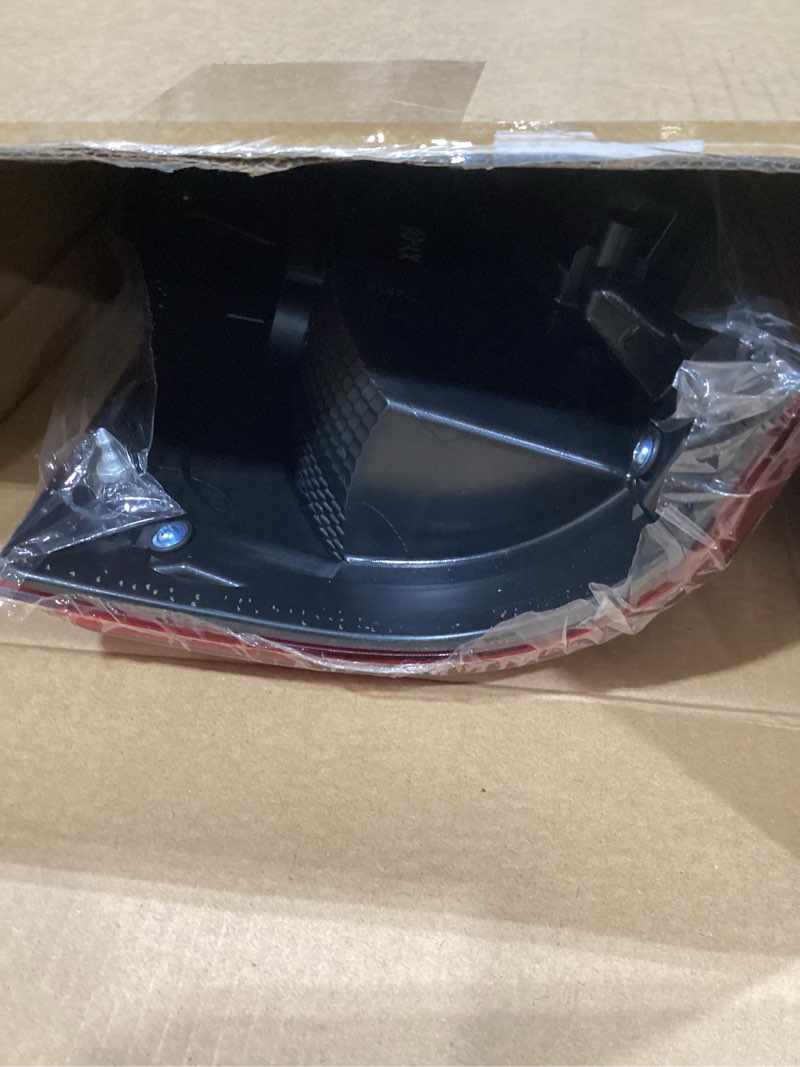 Condition photo showing Good Condition for halogen tail lights w/o blind spot compatible with 2017 2018 2019 ford f-250 f-350 f-450 super duty rear taillight tail lamp right passenger side hc3z13404d(rh halogen w/o blind spot) rh halogen 17-19 f250 w/o blind spot