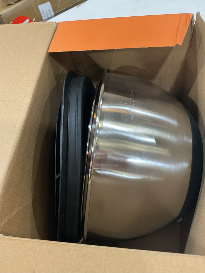 Condition photo showing Good Condition for mixing bowl set