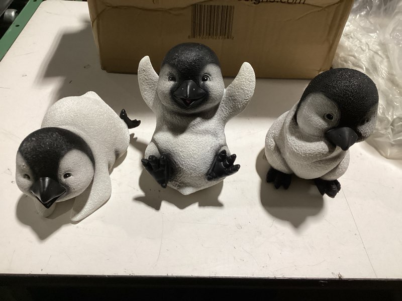 Midlee Christmas Penguin Stairway Holiday Decoration (Extra Penguin)