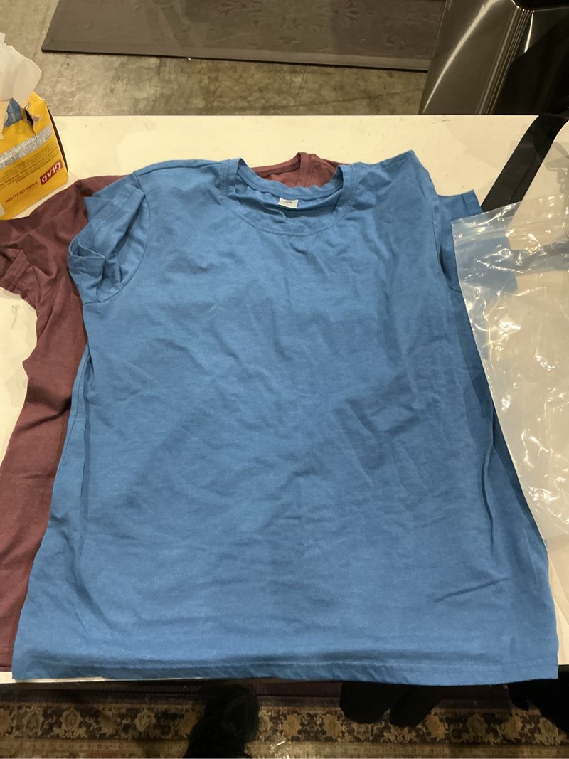 Condition photo showing Good Condition for set of three t-shirts ( women ) size l