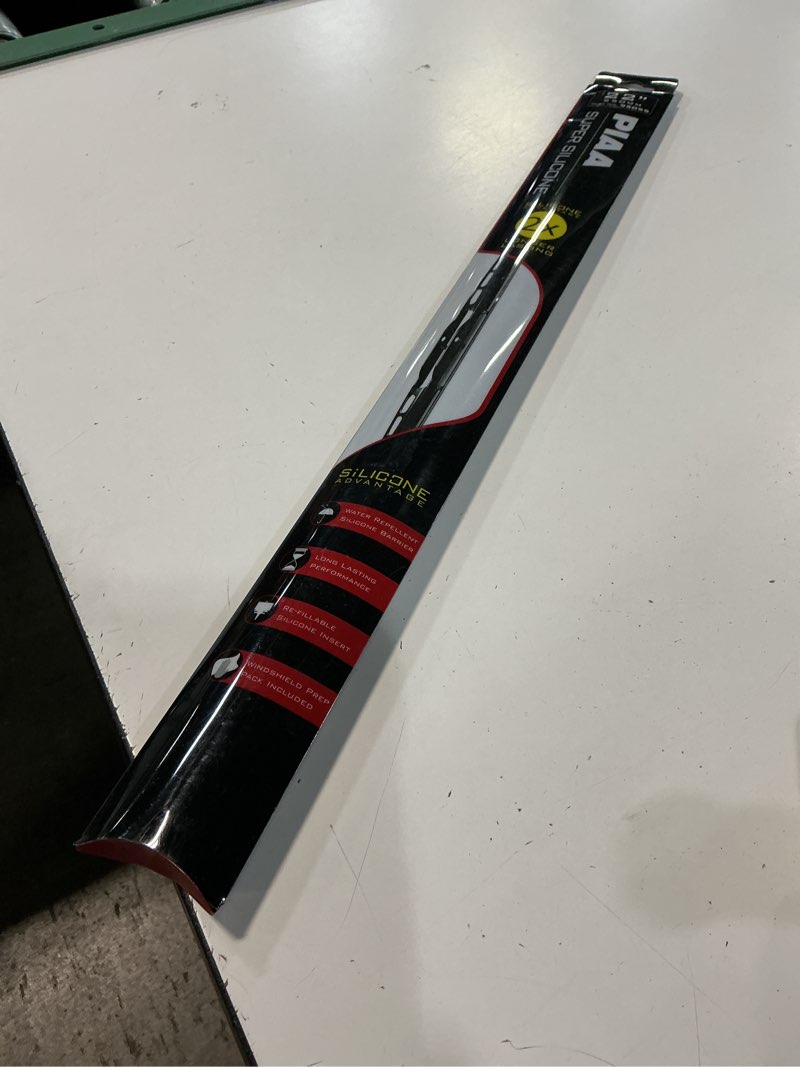 Condition photo showing New/Like New for piaa super silicone wiper pl wsp55eb 12, 550 mm