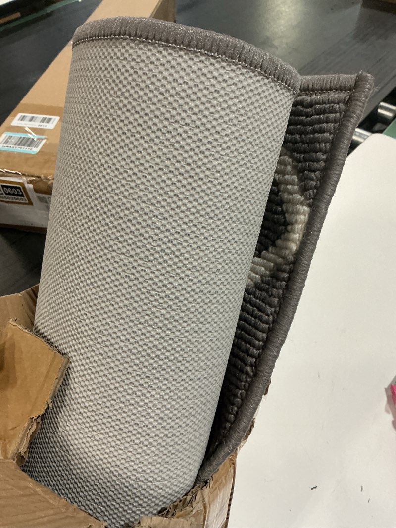 Condition photo showing Good Condition for shacos large door mats 4'x6' dirt trapper doormat non slip washable entryway rug indoor entrance entry rug floor mat for home garage kitchen laundry room, light gray 4' x 6' light gray