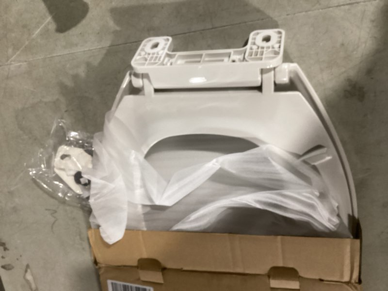 Condition photo showing Good Condition for kohler 4639-rl-0 cachet readylatch round toilet seat soft close, white white round ready latch
