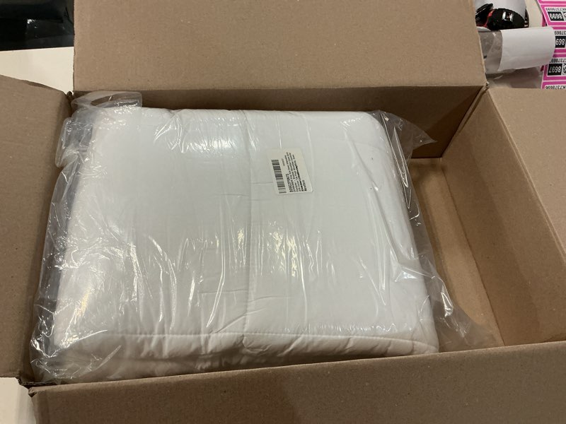 Condition photo showing Good Condition for downinner king size down alternative comforter,- brushed microfiber cover,quilt with corner tab plush mircofiber comforter duvet insert (106x90inches,white), down alternative comforter-king