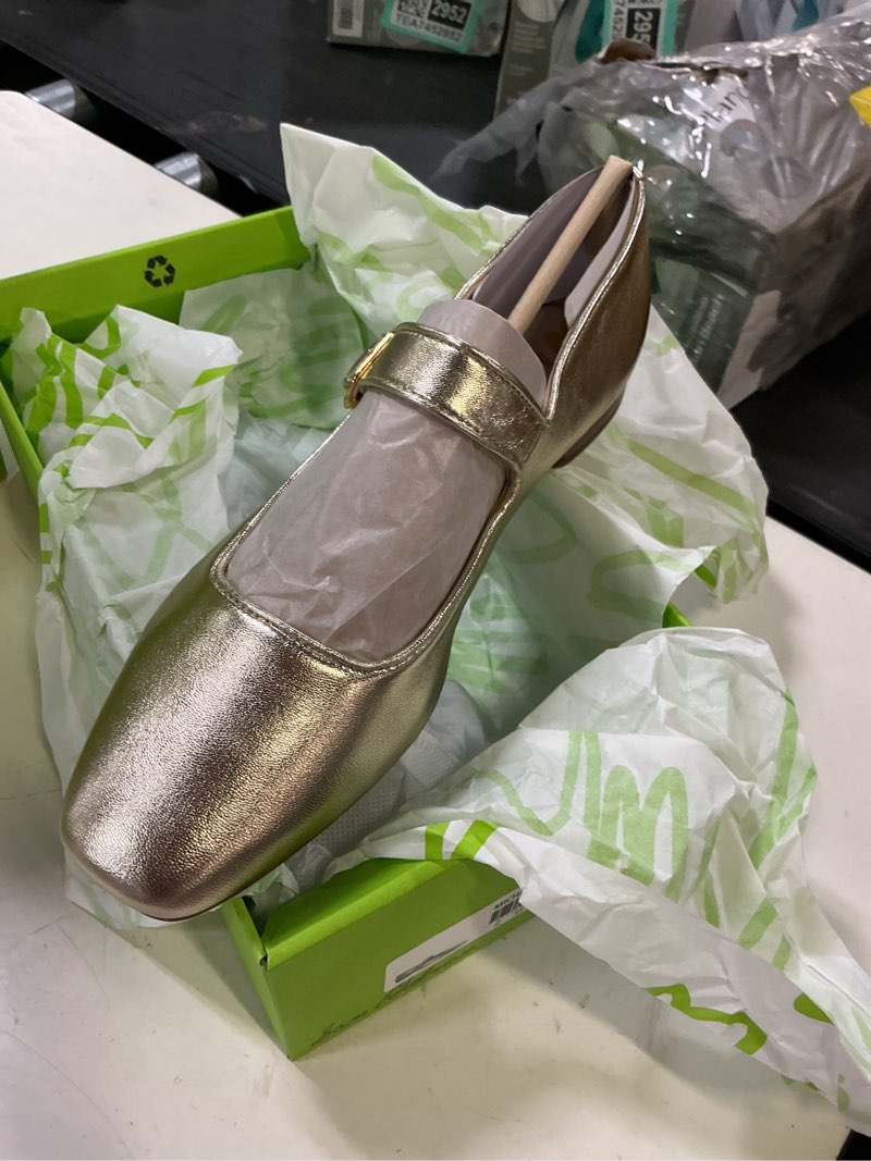Condition photo showing Good Condition for sam edelman women's michaela mesh ballet flats 8.5 gold leaf