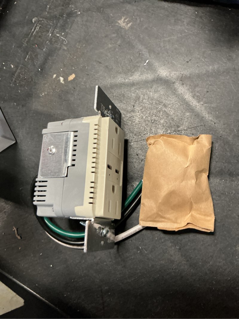 Condition photo showing Good Condition for radiant 15a tamper resistant 65w power delivery usb type c duplex outlet light almond