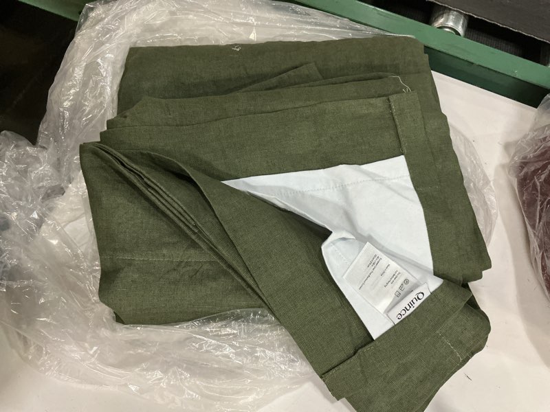 Condition photo showing Good Condition for quince european linen sheet set of 1, 48*108 inch, color hunter green 