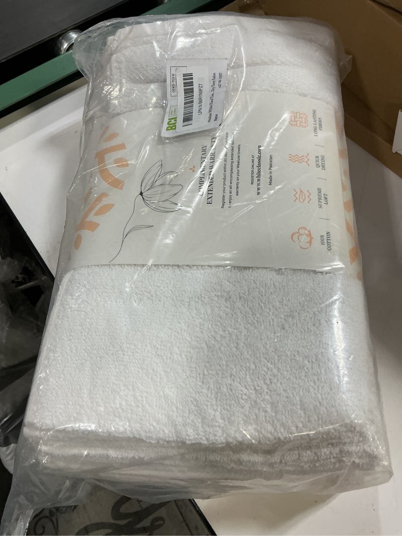 Condition photo showing New/Like New for Wealuxe White Hand Towels for Bathroom [12 Pack] Cotton Hand Towel Bulk for Gym, Kitchen and Spa, 16x27 Inches Soft Highly Absorbent Quick Dry Terry Salon Towels White Hand Towels, 12 Pack