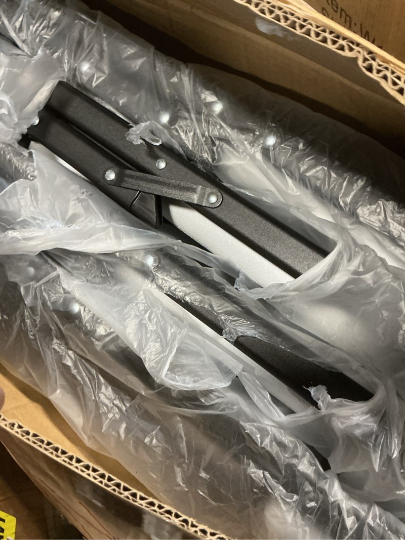 Condition photo showing Good Condition for Elevon Folding Chairs Heavy Duty Plastic Chairs with 350-Pound Capacity for Home Office Camping Kitchen Dining Party Event Picnic, White, 4-Pack