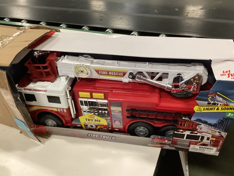 Condition photo showing New/Like New for DICKIE TOYS - 24 Inch Jumbo Fire Truck (203719008)