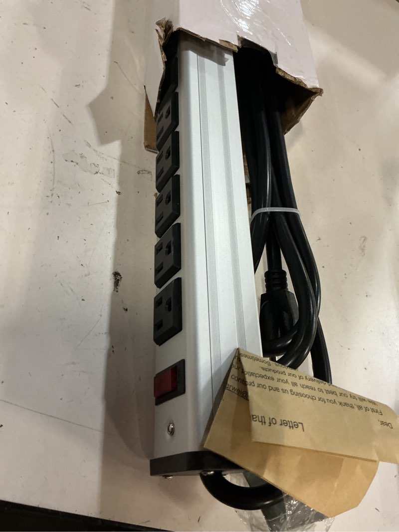 Condition photo showing Good Condition for 24 oulet long power strip,heavy duty metal socket power strip,aluminum with 15-foot extension power cord,etl certified 24 outlets