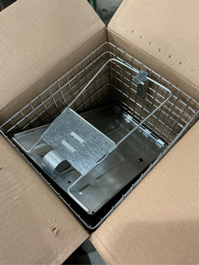 Condition photo showing Good Condition for szhlux 32" live animal cage trap, heavy duty folding raccoon traps, humane cat trap for stray cats, raccoons, squirrel, skunk, mole, groundhog, armadillo, rabbit, catch and release sz-hxl8130-new