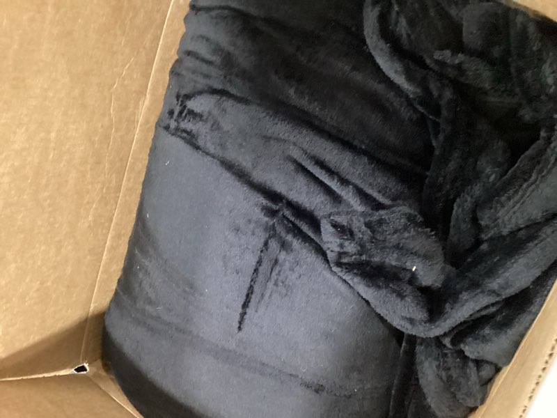 Condition photo showing Good Condition for LaSyL Oversized Blanket 120x120 Inches, 10x10 Giant Huge Blanket for Bed, Sofa,Travel and Camping, Extra Large Big Soft Fits The Whole Family and Outdoor, Black Super Big (120"x120") Black