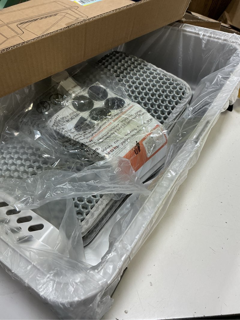 Condition photo showing Good Condition for furtime stainless steel litter box with lid, large metal cat litter box for big cat, large cat box high sided with non-stick, odor-resistant, anti-urine leakage, easy cleaning, includes scoop and mat silver large