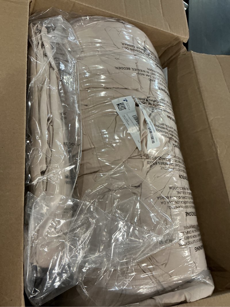 Condition photo showing Good Condition for bedsure king size comforter set beige - bed in a bag bedding set 7 pieces, gentlesoft™ pintuck bed set gift for family, pinch pleat beige comforter with sheets, pillowcases & shams king 02 - beige