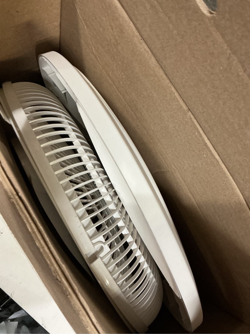 Condition photo showing Good Condition for lasko 2520 oscillating stand fan,white 16 inch