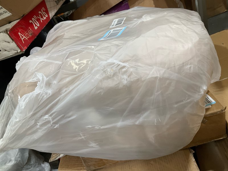 Condition photo showing Good Condition for cushion