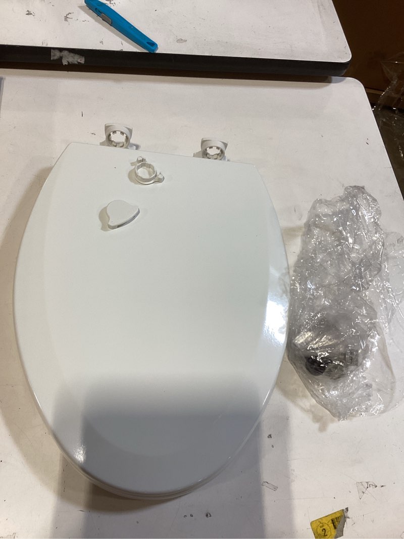 Condition photo showing Good Condition for bemis residential molded wood toilet seats white