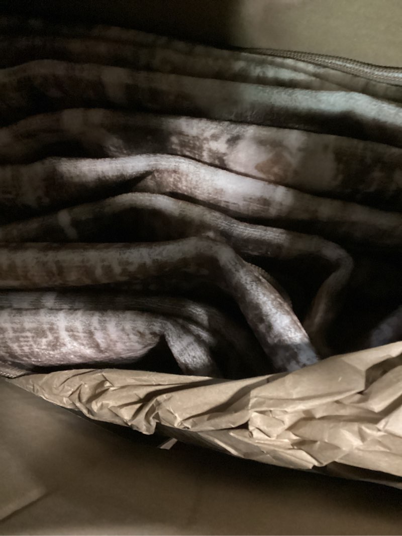 Condition photo showing Good Condition for Brown Rug for Living Room 10x14 - Extra Large Vintage Western Unique Neutral Taupe, Washable Low Pile Non-Slip Soft Thin Area Rug for Dining Under Table, Bedroom Under Bed, Home Office 10' x 14' (Rectangular) Brown