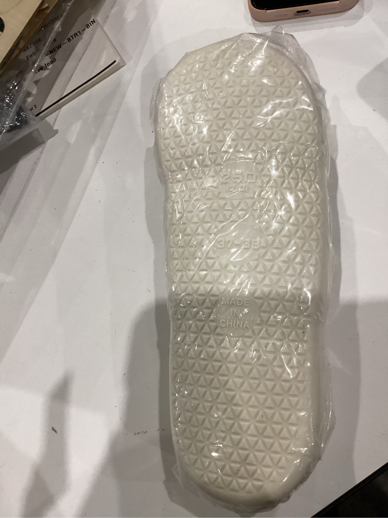 Condition photo showing New/Like New for Womens Mens Slippers Retro Memory Foam Cute Cartoon Plush Fluffy Warm Fur Lined slippers Indoor House Home Winter Shoes 5-6 Women/4.5-5 Men A-pumpkin