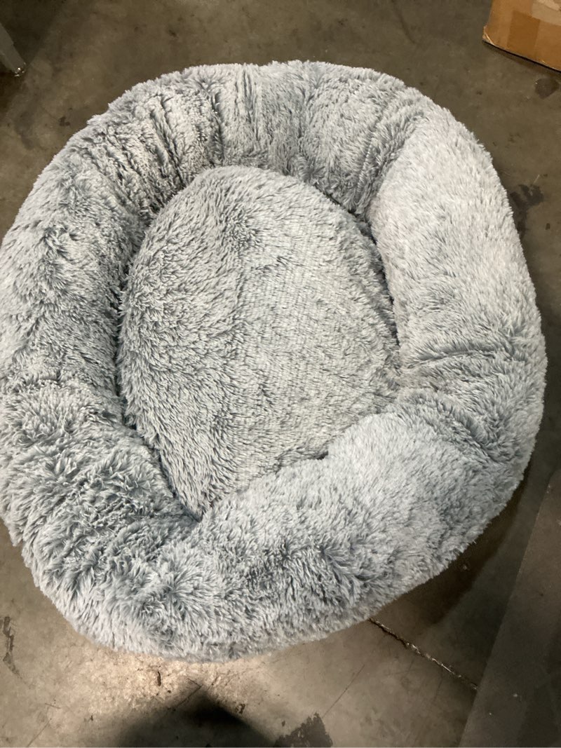 Condition photo showing Good Condition for gibson home bow wow buddy 30 inch medium pet bed in shaggy grey