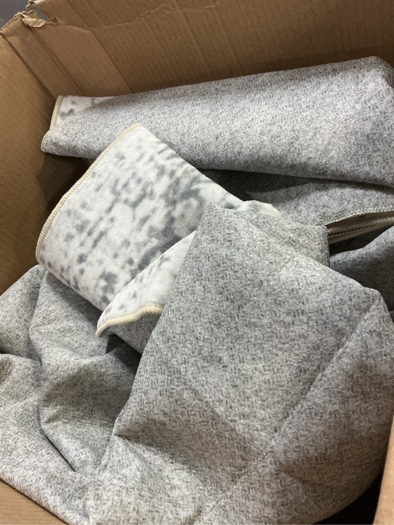 Condition photo showing As Is for 8x10 Area Rugs for Living Room - Washable Rug Modern Abstract Soft Large Neutral Non-Slip Carpet Indoor Floor Stain Resistant Thin Carpets for Bedroom Dining Room Farmhouse Nursery Home Office Grey Grey 8' x 10' (Rectangular)