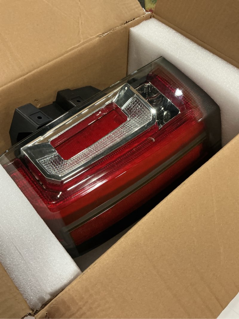 Condition photo showing Good Condition for Tail Lights Assembly with GMC Yukon/Yukon XL 2015 2016 2017 2018 2019 2020 Right Passenger 84536242 GM2800
