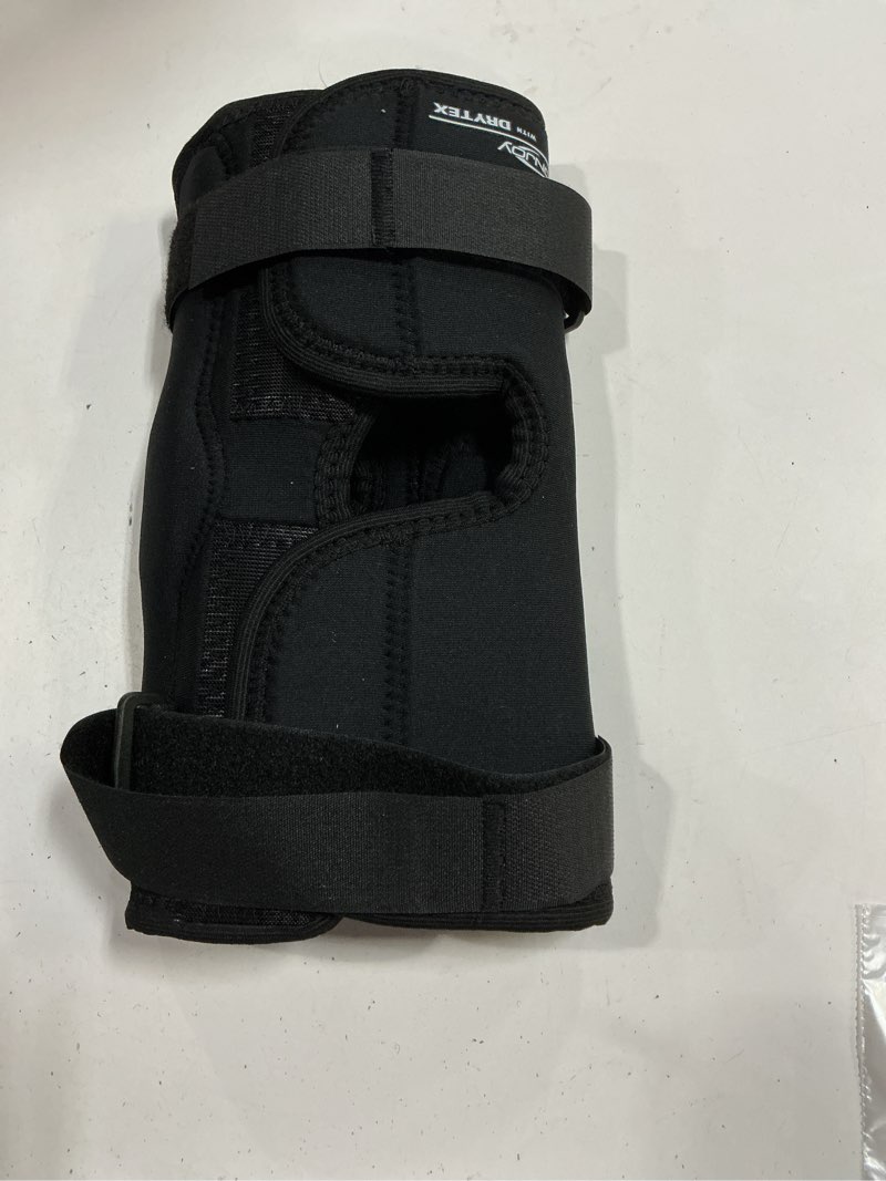 Condition photo showing Good Condition for donjoy deluxe hinged knee brace (black, medium) | breathable construction, bilateral hinges