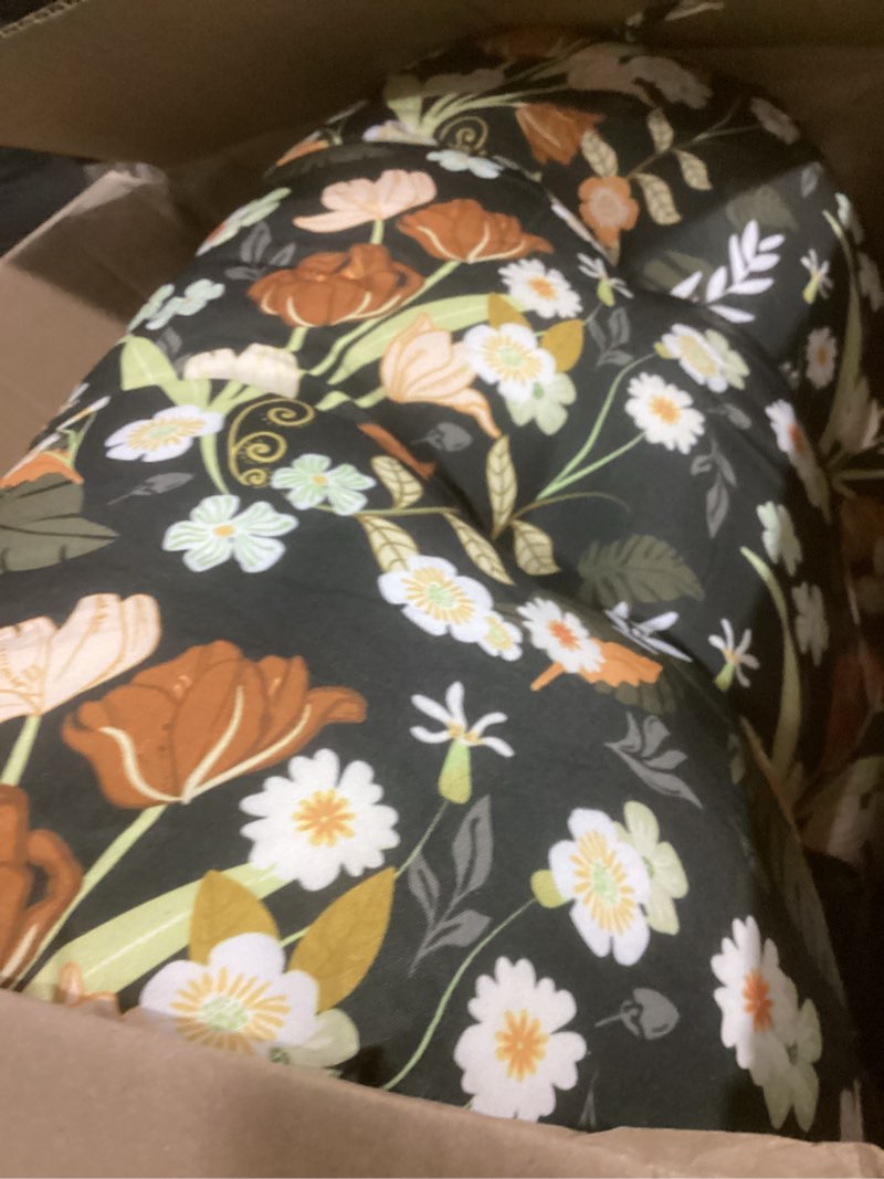 Condition photo showing New/Like New for vctops farmhouse floral print chair cushions with ties u-shaped soft comfortable chair pads non slip seat cushions for indoor dining room and kitchen chairs (flower b,16"x16") 16x16 inch flower b