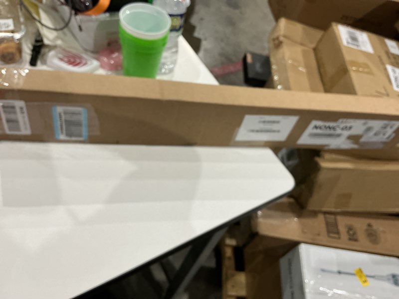Condition photo showing New/Like New for blinds