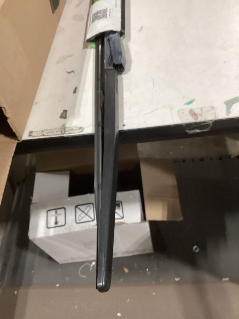 Condition photo showing As Is for piaa 97070 28 inch silicone wiper blade si-tech (700mm) premium all-season oem automotive replacement windshield wiper blades (pack of 1) 28 inches
