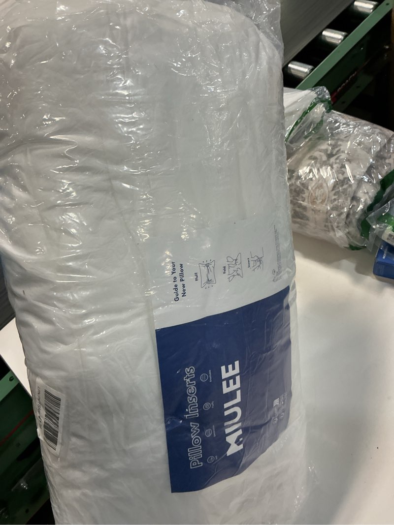 Condition photo showing Good Condition for MIULEE 24x24 Synthetic Down Alternative Pillow Insert Euro Decorative Throw Pillow 24 x 24 Inch Body Bed Sleeping Ultra Soft Fluffy Form for Sofa Couch Bed 1 24x24Inch (pack of 1)