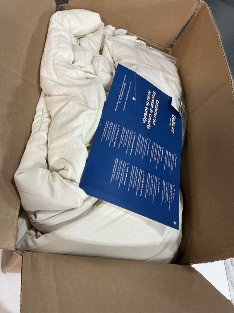 Condition photo showing Good Condition for Bedsure Queen Comforter Set, Cream Soft Prewashed Bedding for All Seasons, 3 Pieces GentleSoft™ Bed Set, 1 Lightweight Comforter (90"x90") and 2 Pillowcases (20"x26") Queen(90"x90") 06 - Cream