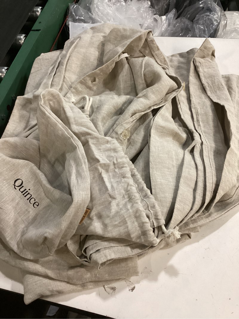 Condition photo showing As Is for european linen chambray deluxe bedding bundle king / cal king