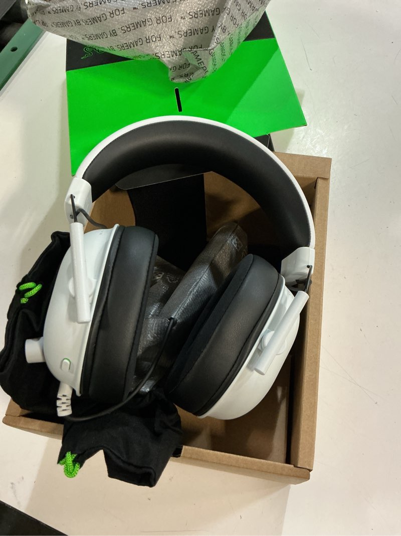 Condition photo showing Good Condition for blackshark v2 x mercury headset white razer - rz0403240700